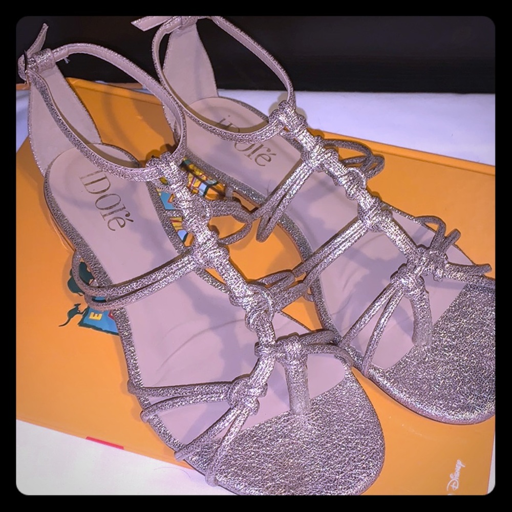 Idoré sandals